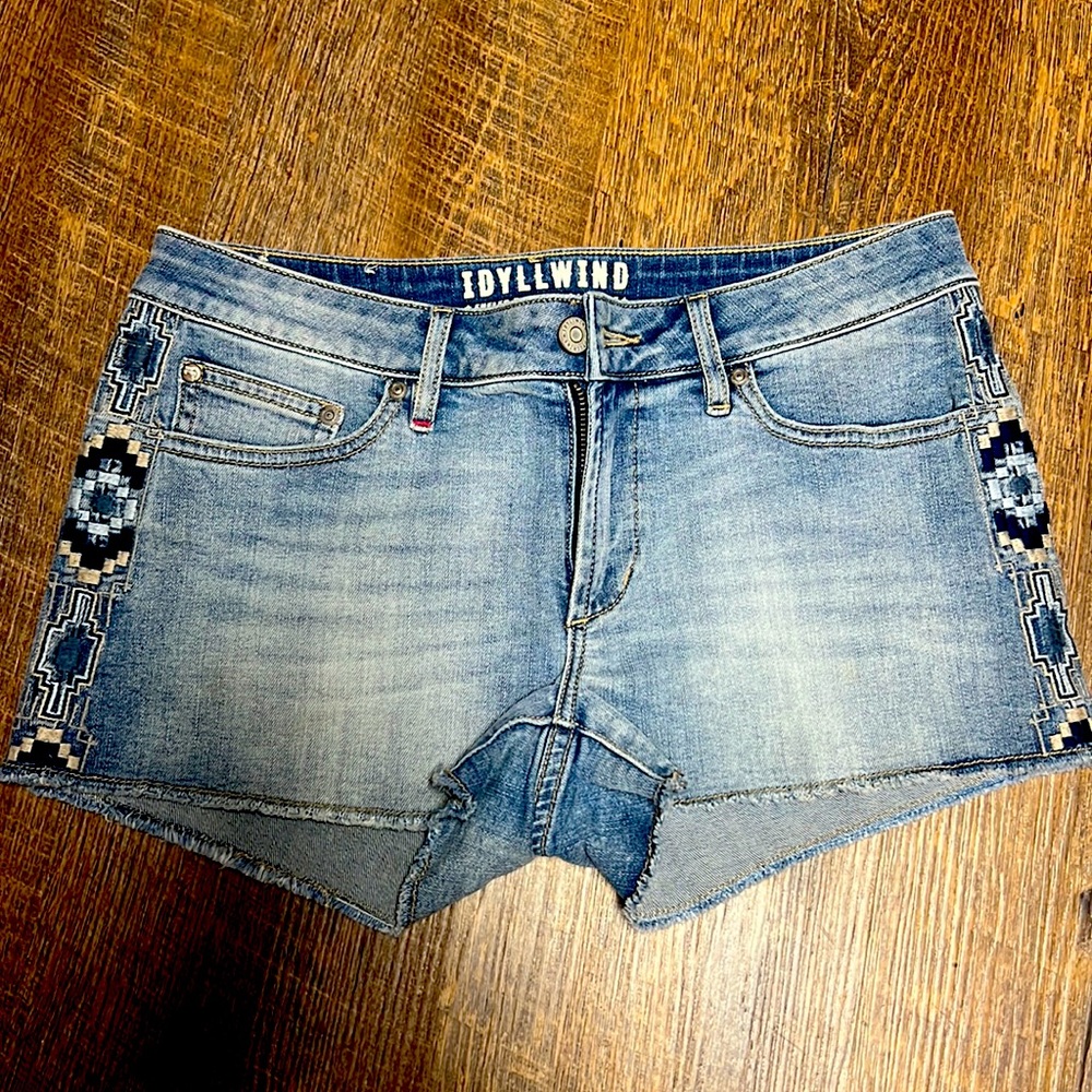 Idyllwind Light Wash Denim Jean Shorts with Blue Embroidered Side Panels